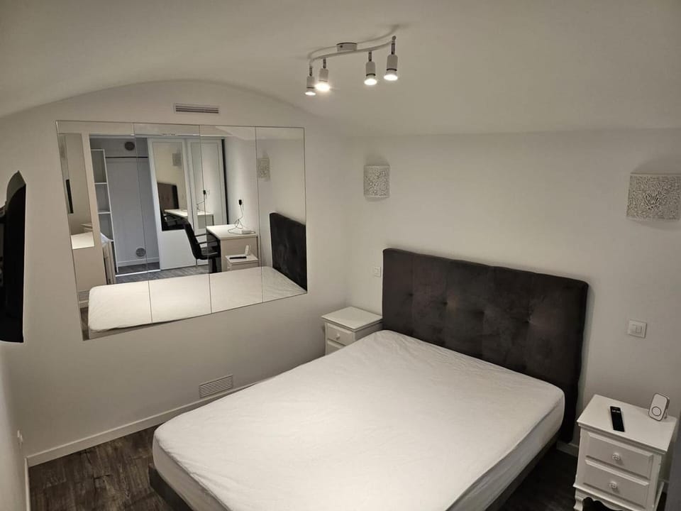 La suite - Rue droite Apartment in Auvergne-Rhône-Alpes