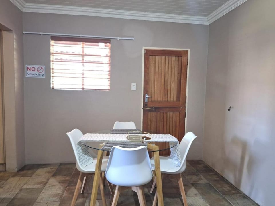 270 Fountains Avenue, Centurion, Lyttelton Manor, With Backup Power Supply Apartment in Pretoria
