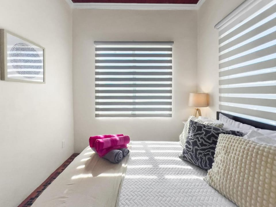 Vibrant 2 BR Apartment Minutes from the Beach Apartment in San Juan