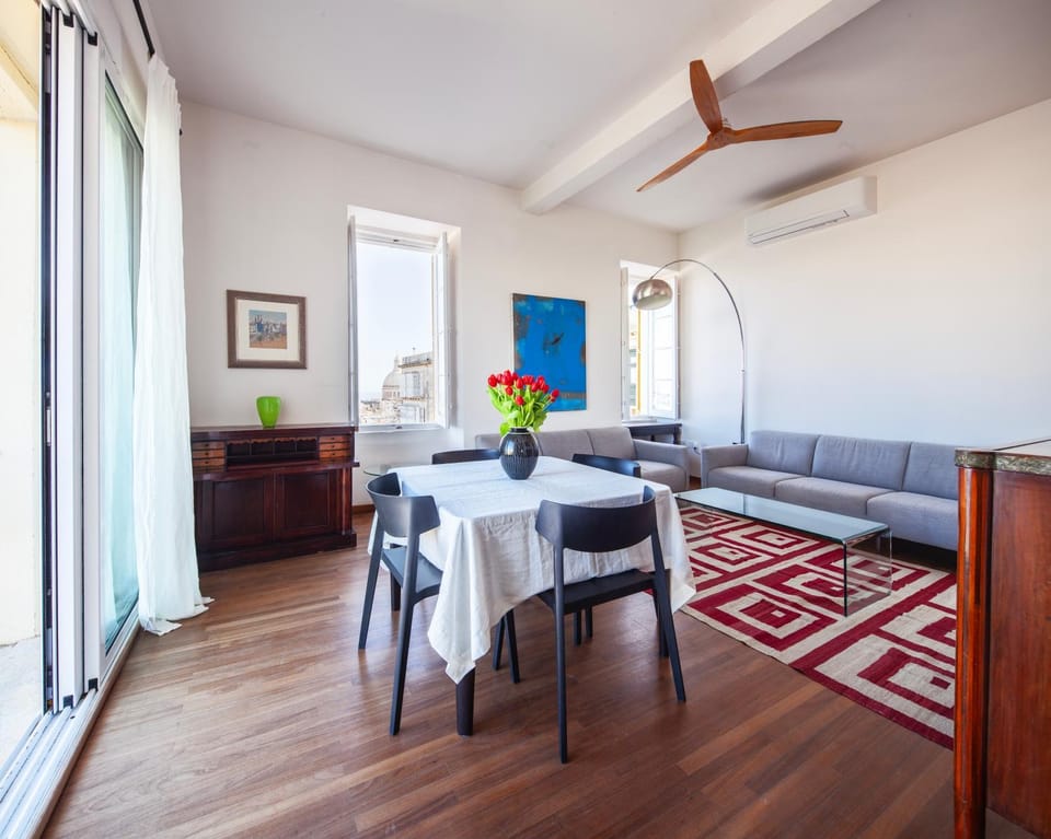 Living room, Diving
