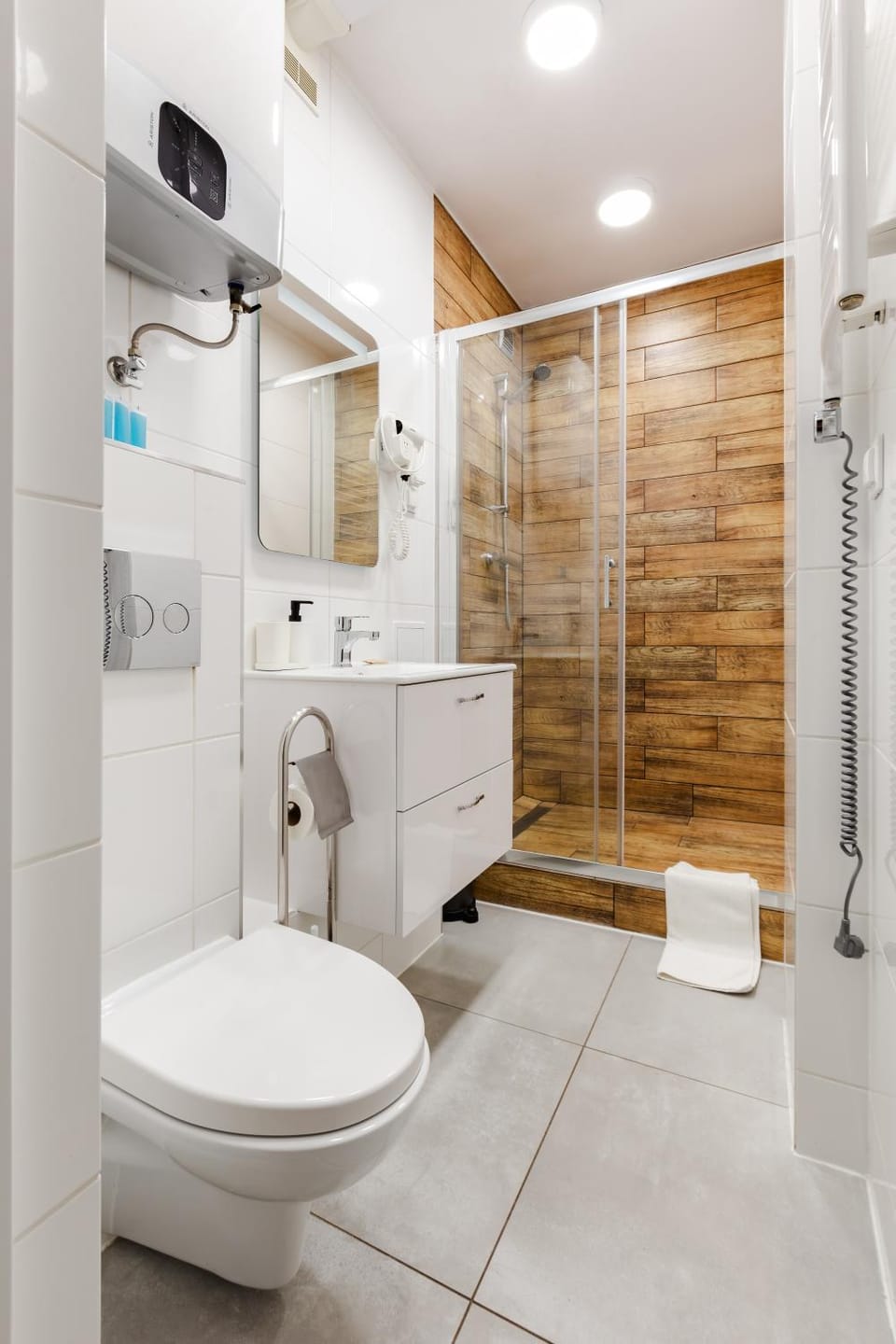 Shower, Toilet, Bathroom