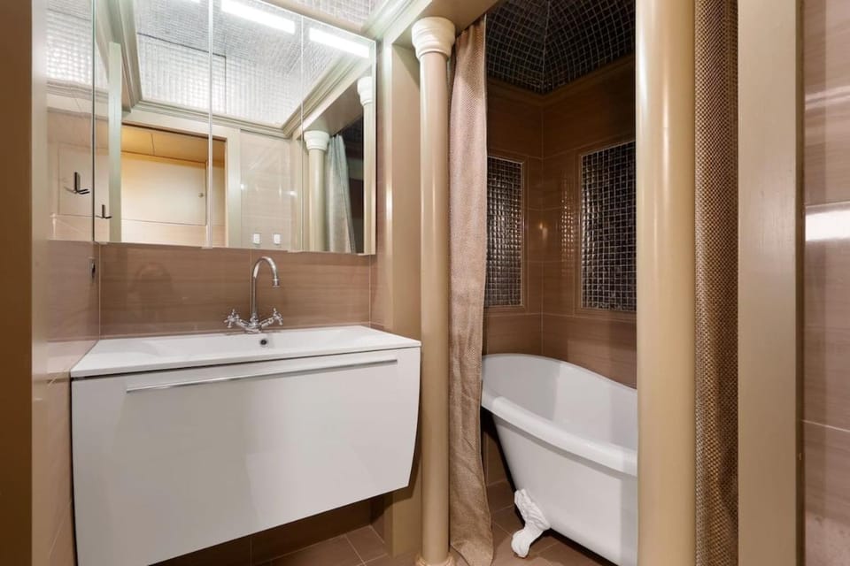 Seine Suite Apartment in Paris