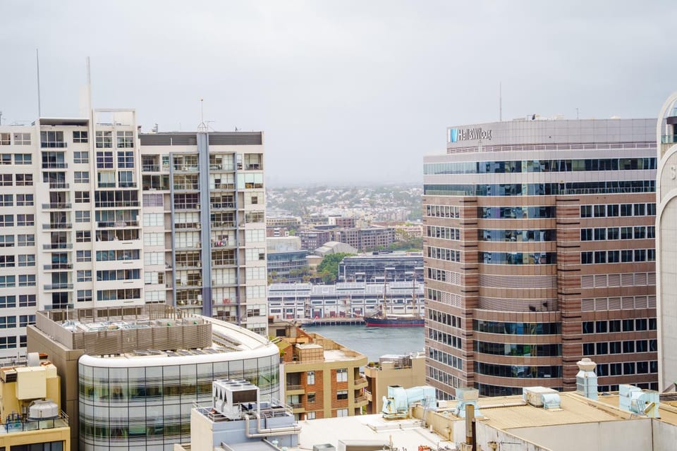 Sydney CBD luxury high level 2 bedroom2 bathroom condo with City view- Pool Gym 4 Apartment in Sydney