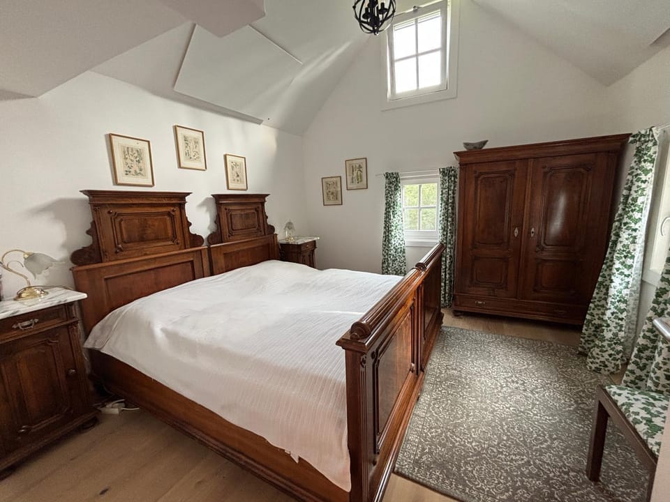 Property building, Living room, Bedroom