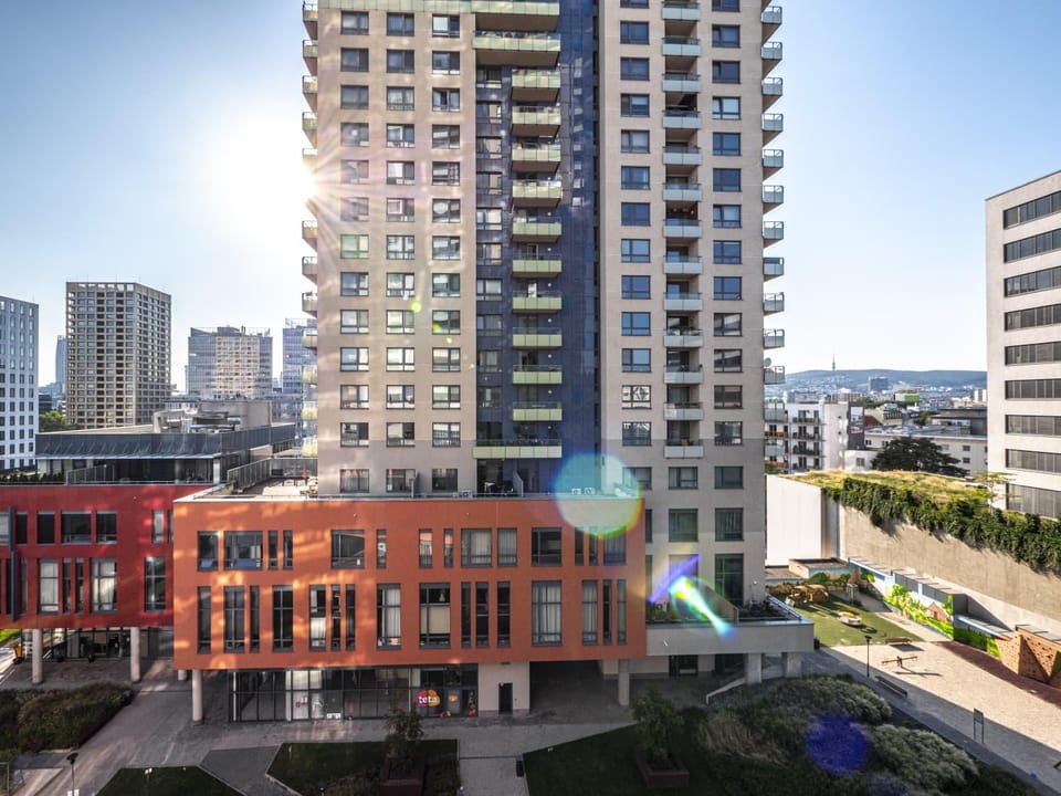 Property building, Day, Neighbourhood, Location