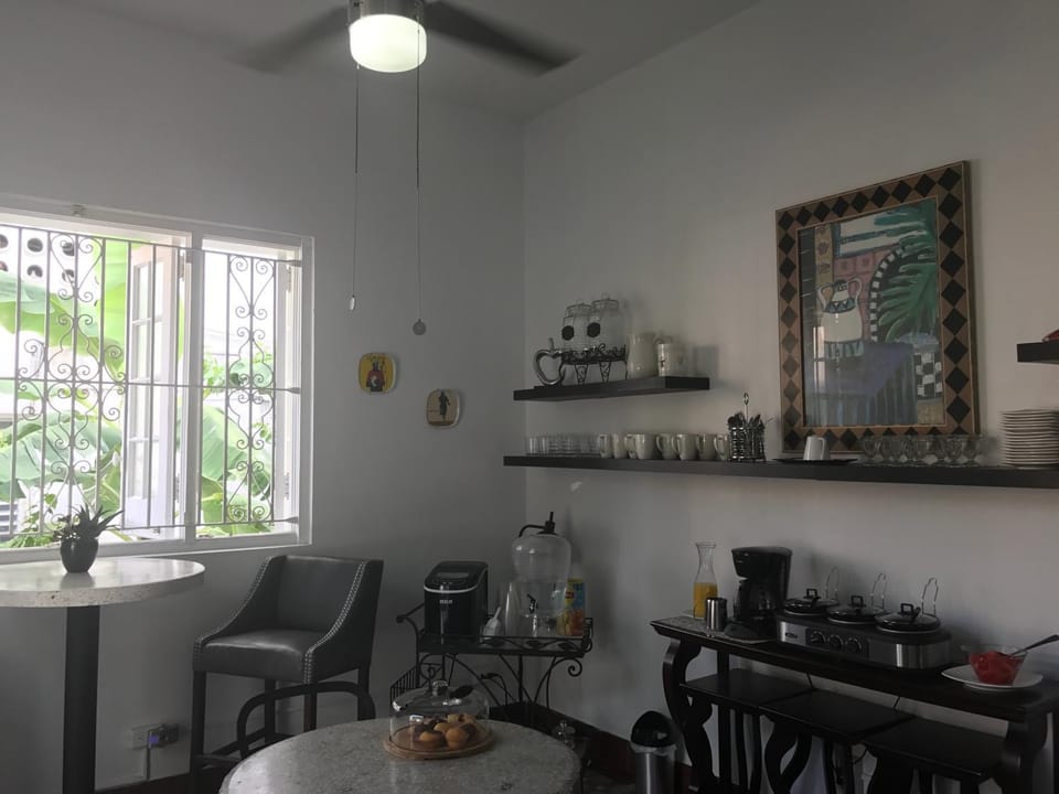 Coffee/tea facilities, Seating area