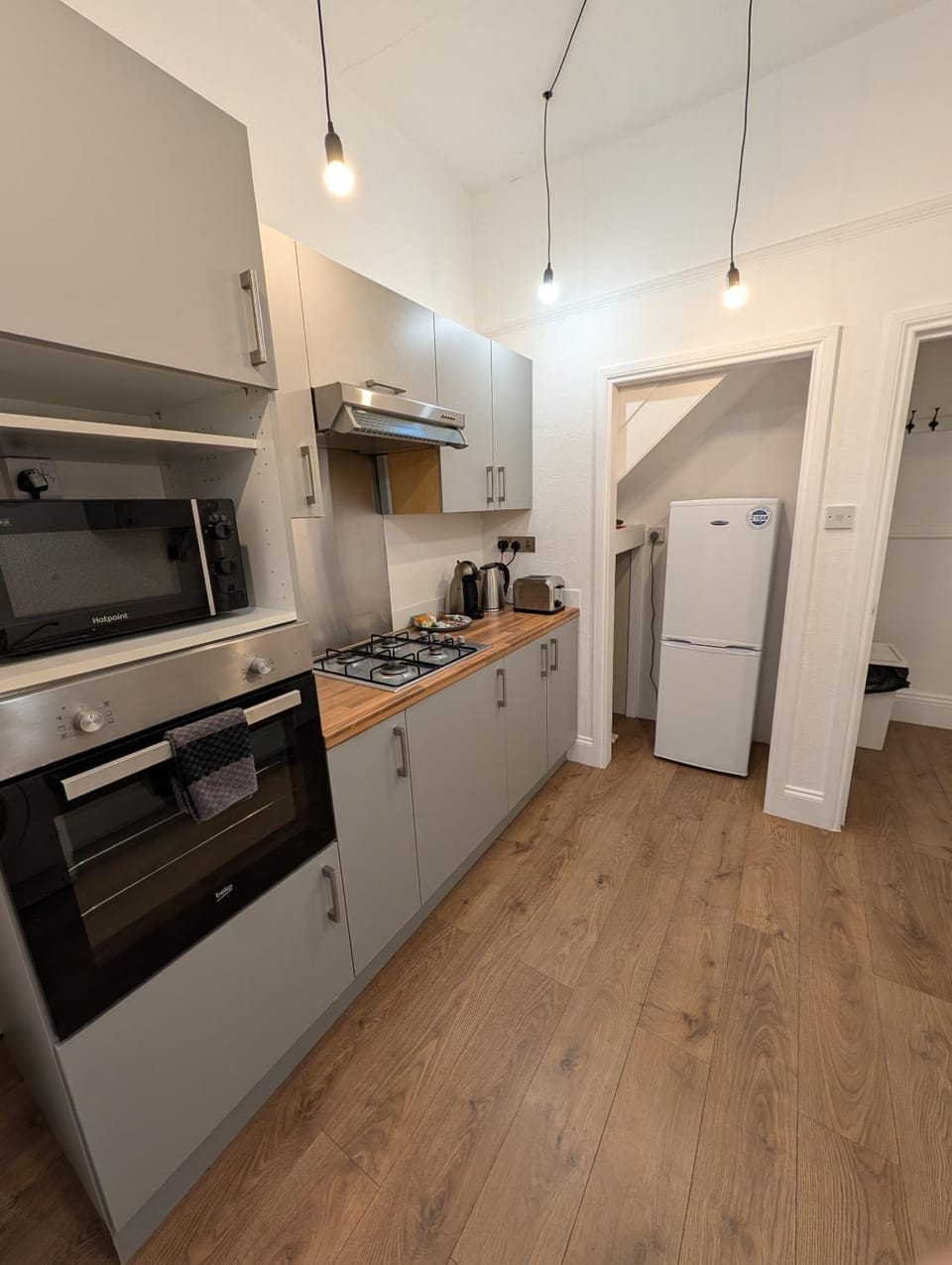 microwave, kitchen