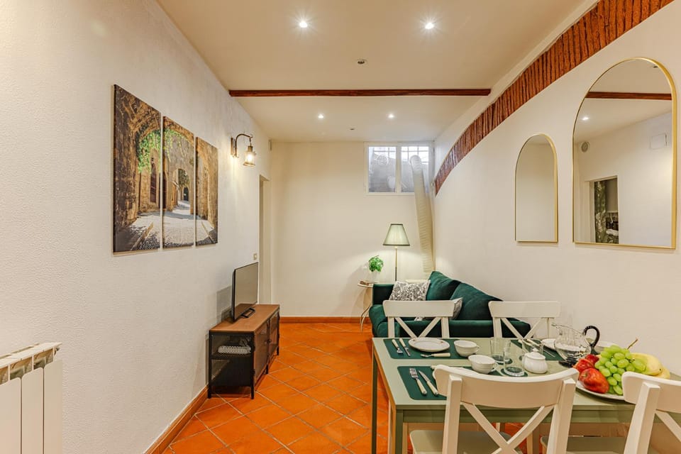 Seating area, Dining area, Shopping Area