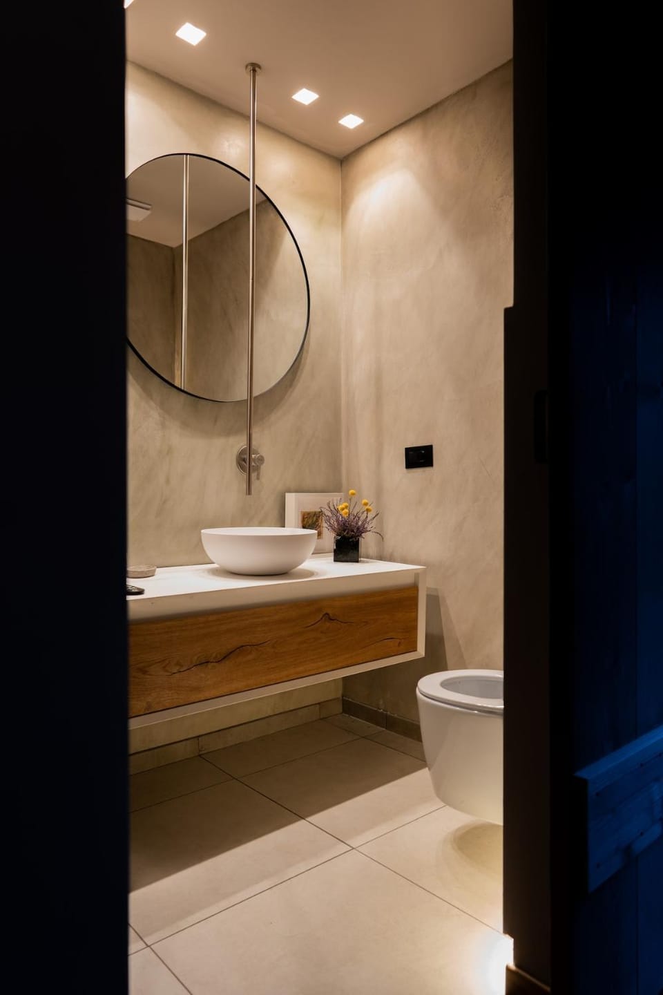 Luxury Art & Chromotherapy Apt-Hospital District4 Apartment in Lombardy