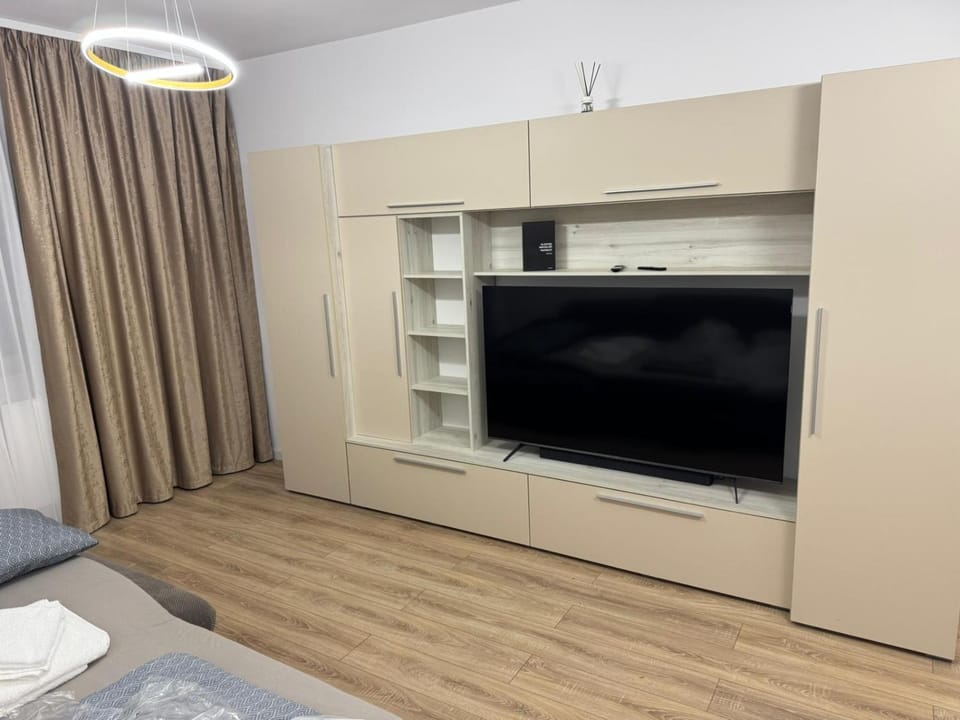 Modern 72m2 Apartment near Coresi Mall - Self Check-in - Free Parking Apartment in Brasov