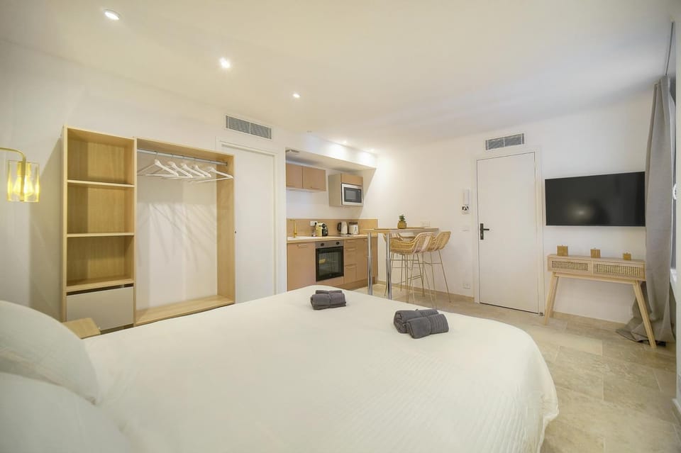 FRGK Private Townhouse HQ Walk to Palais Flexible 2 6 Bedrooms Apartment in Cannes