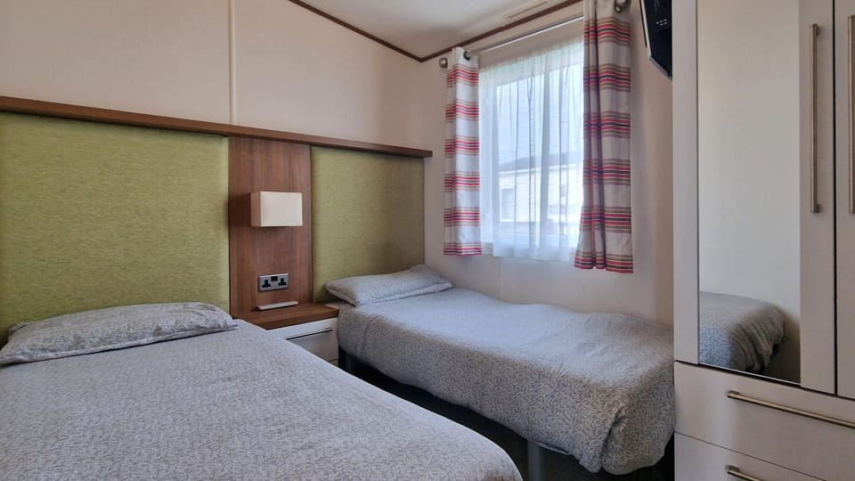 ABI Milano, West Sands Holliday Villege House in Selsey