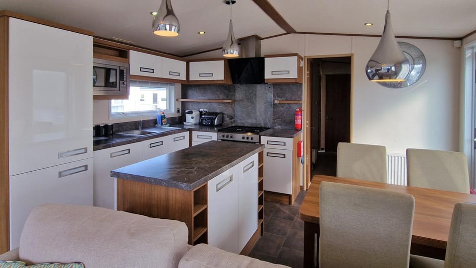 ABI Milano, West Sands Holliday Villege House in Selsey