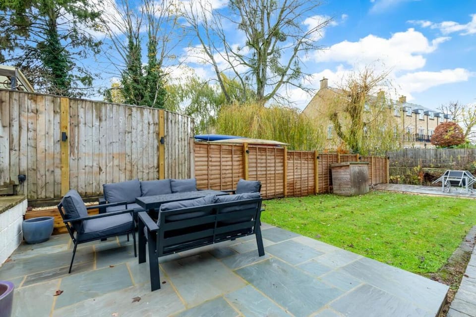 Stunning One Bed - Central Witney Apartment in West Oxfordshire District