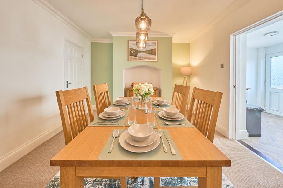Game Room, Seating area, Dining area, Dinner, Family, furniture, heating