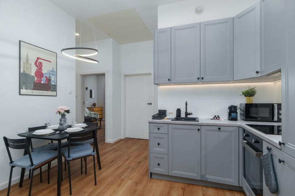 City Center Gem Huge Patio, AC & Modern Design Apartment in Warsaw