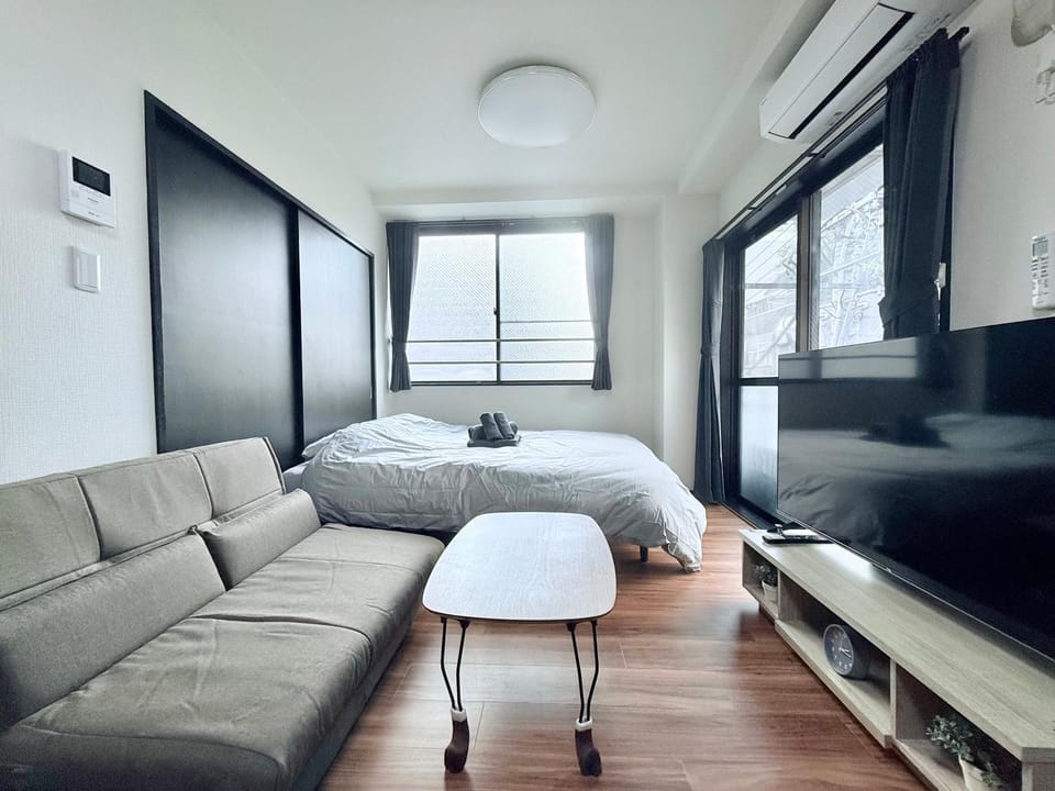 Bed, TV and multimedia, Living room, Bedroom