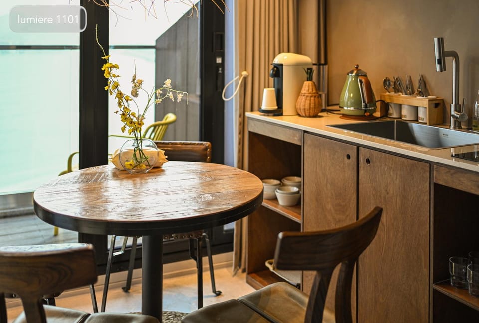 Dining area, Meals