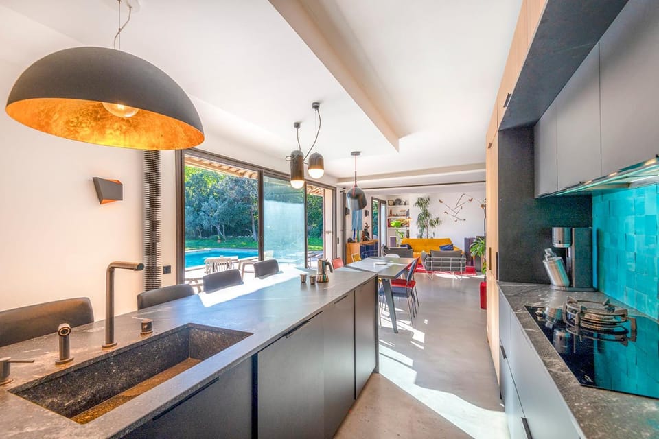 Architect villa pool & peaceful garden House in Marseille