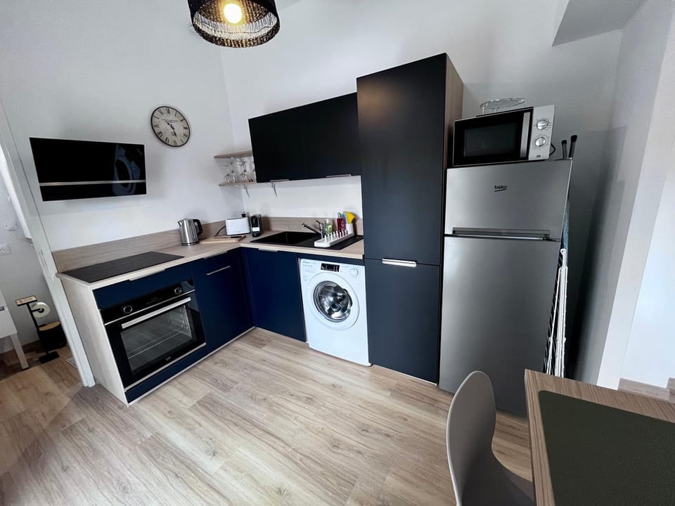 Studio neuf avec terrasse - proche centre & gare Apartment in Lisieux