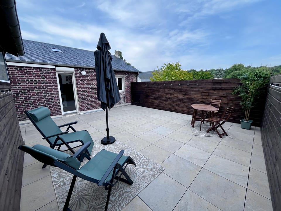 Studio neuf avec terrasse - proche centre & gare Apartment in Lisieux