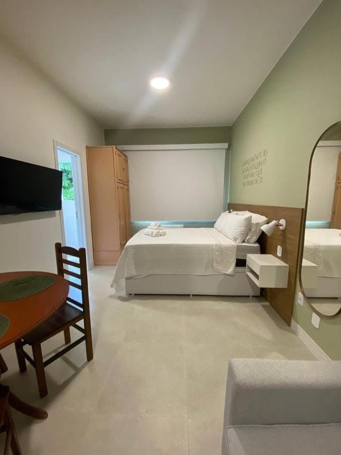 Studio tranquilo e bem decorado, AC, WiFi, TV Apartment in Santa Teresa