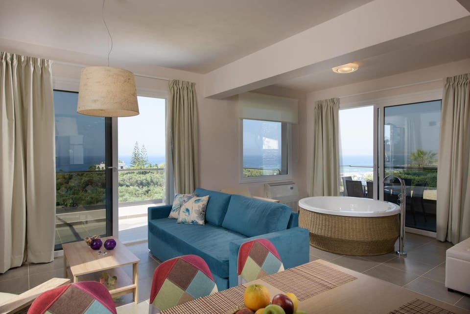 Hot Tub, Bathroom, TV and multimedia, Living room, Sea view