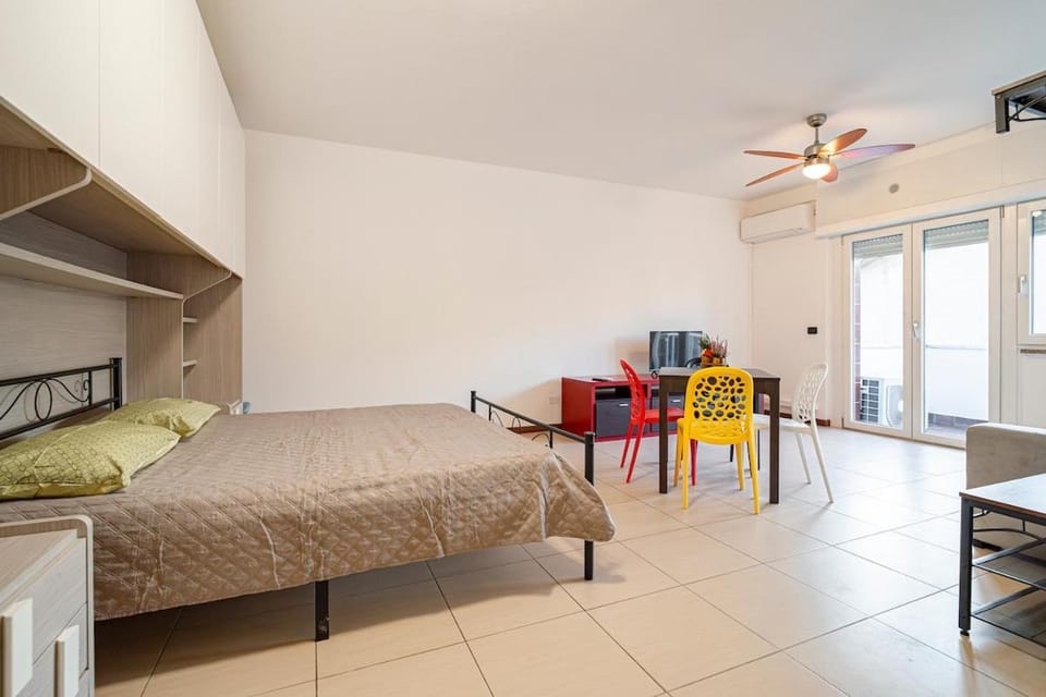 Modern Apartment 5 Minutes from Rho Apartment in Lainate