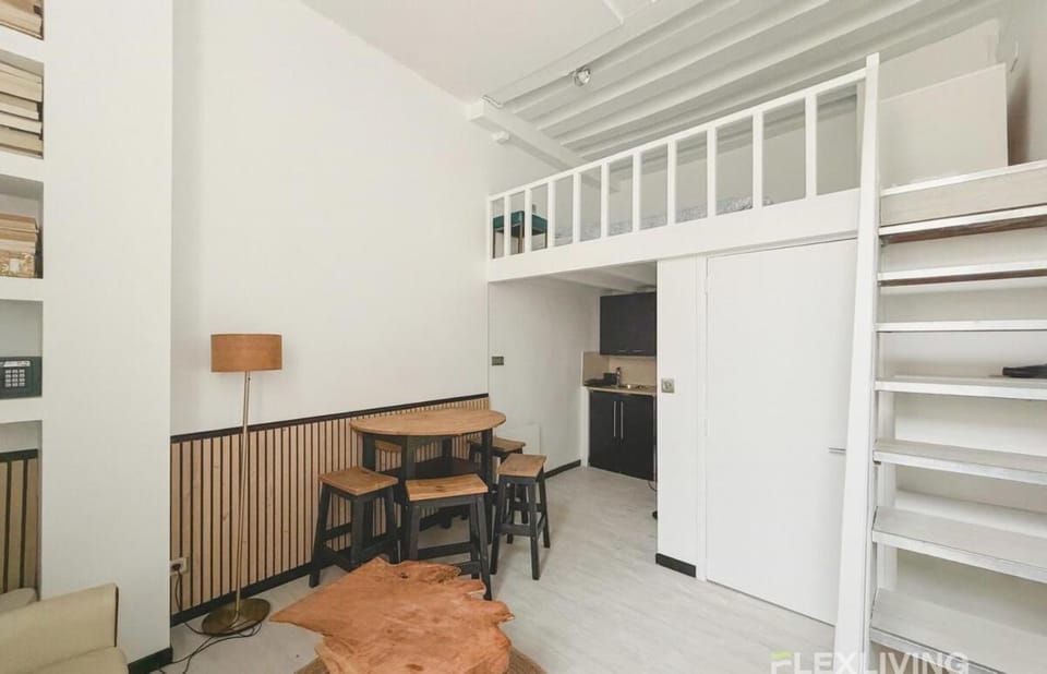 Immeuble L'ile Apartment in Paris