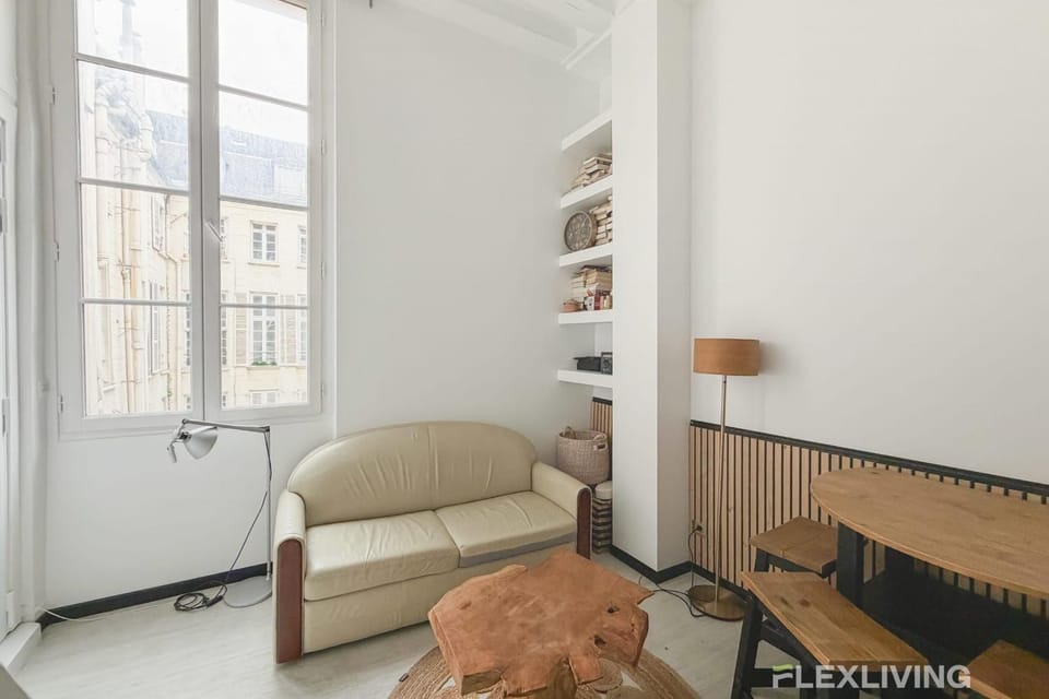 Charming studio in the 4th district of Paris Apartment in Paris