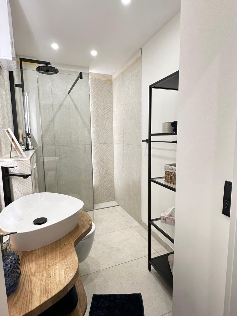 Bathroom, Living room