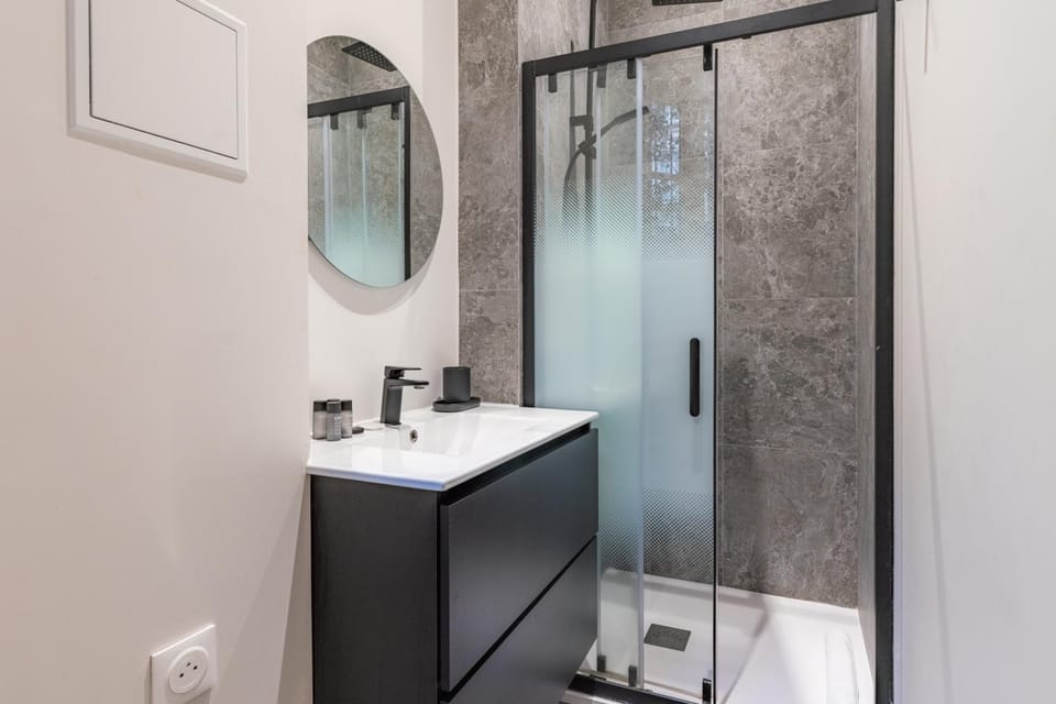 Shower, Bathroom
