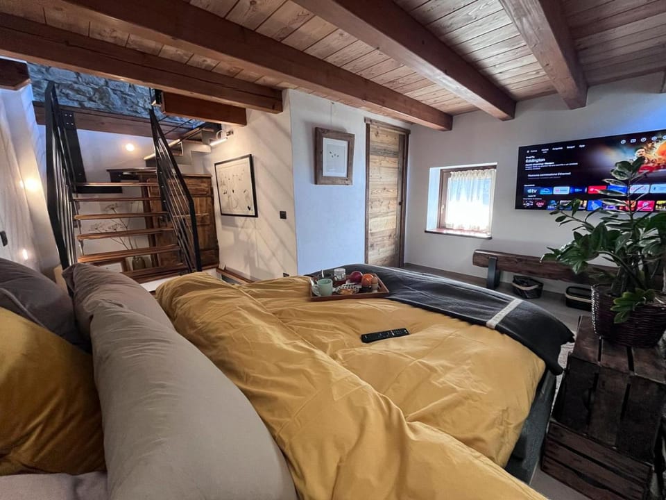 TV and multimedia, Living room, Bedroom