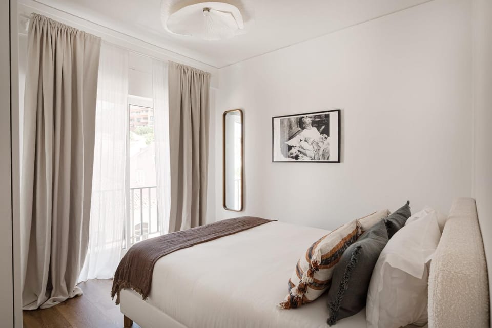 Seaside Family Stays | Walk to the Beach, Caxias Apartment in Lisbon District