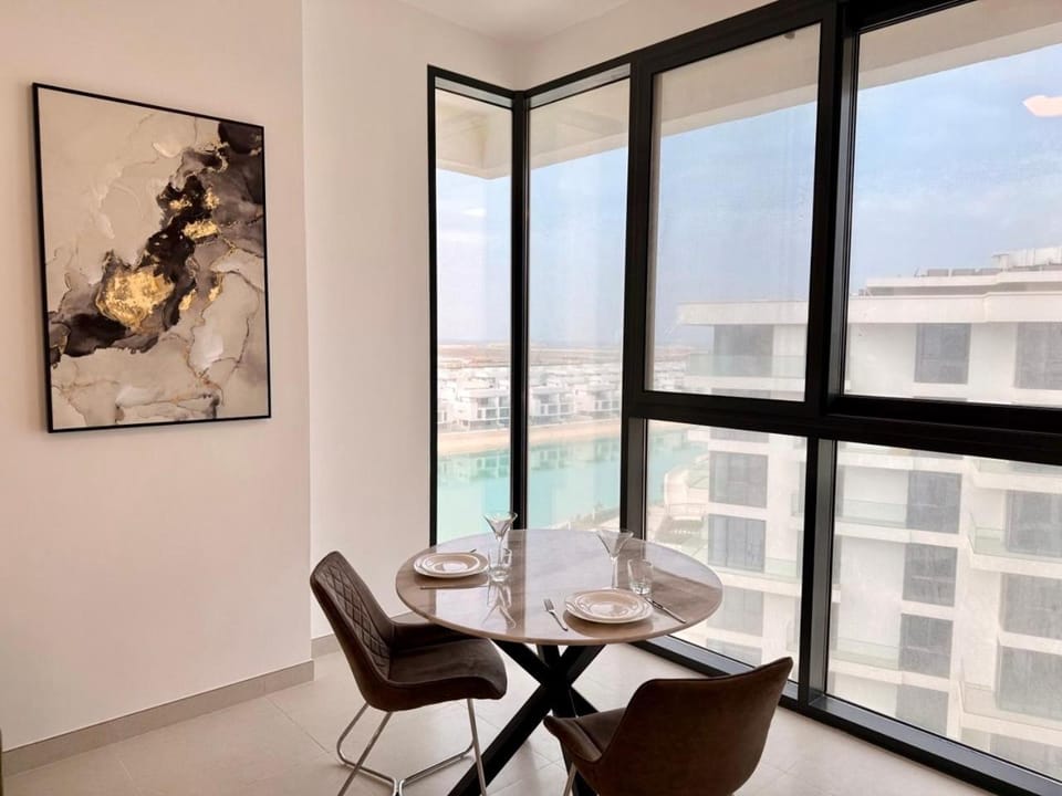 View (from property/room), Living room, Seating area, Dining area, Pool view