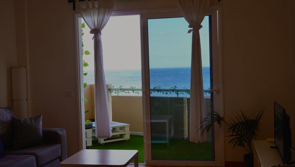 Natural landscape, Balcony/Terrace, Sea view