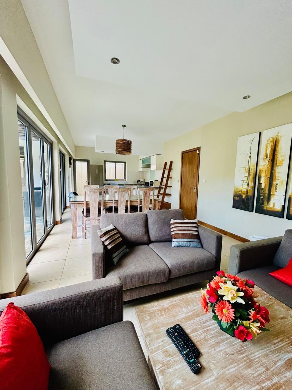 Living room, Dining area
