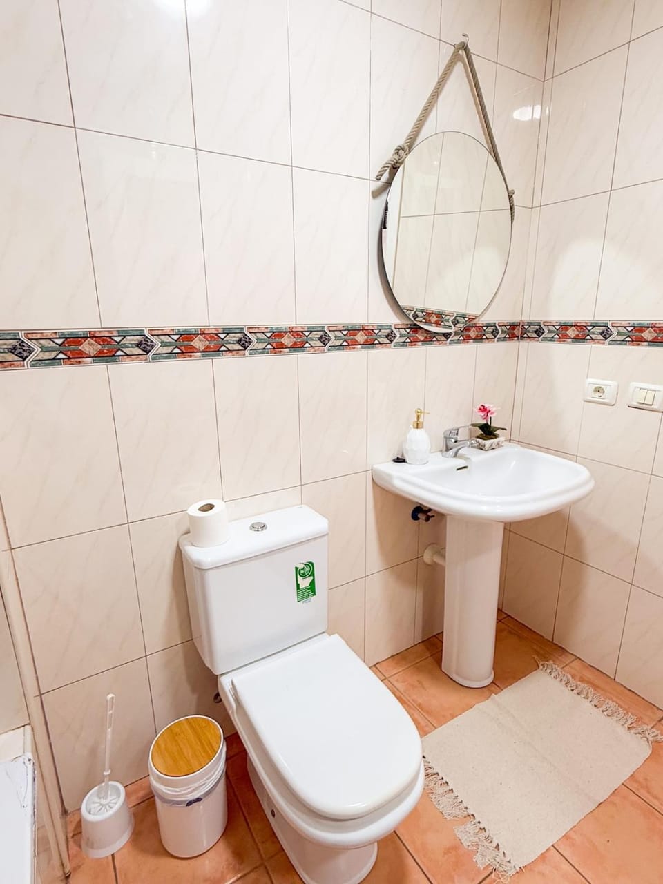 Toilet, Bathroom, Bath, bidet, towels