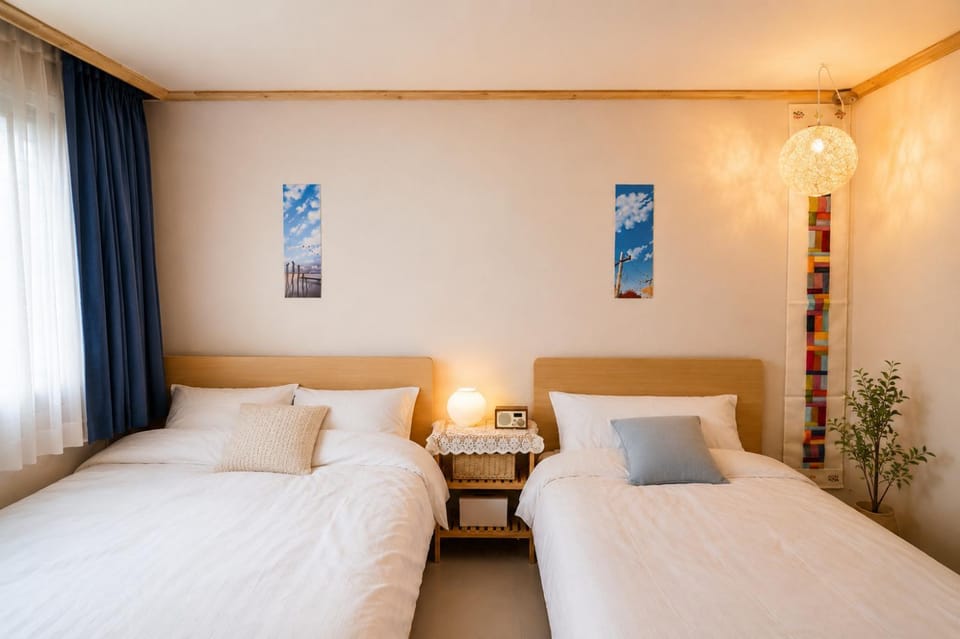Bed, Decorative detail, Bedroom