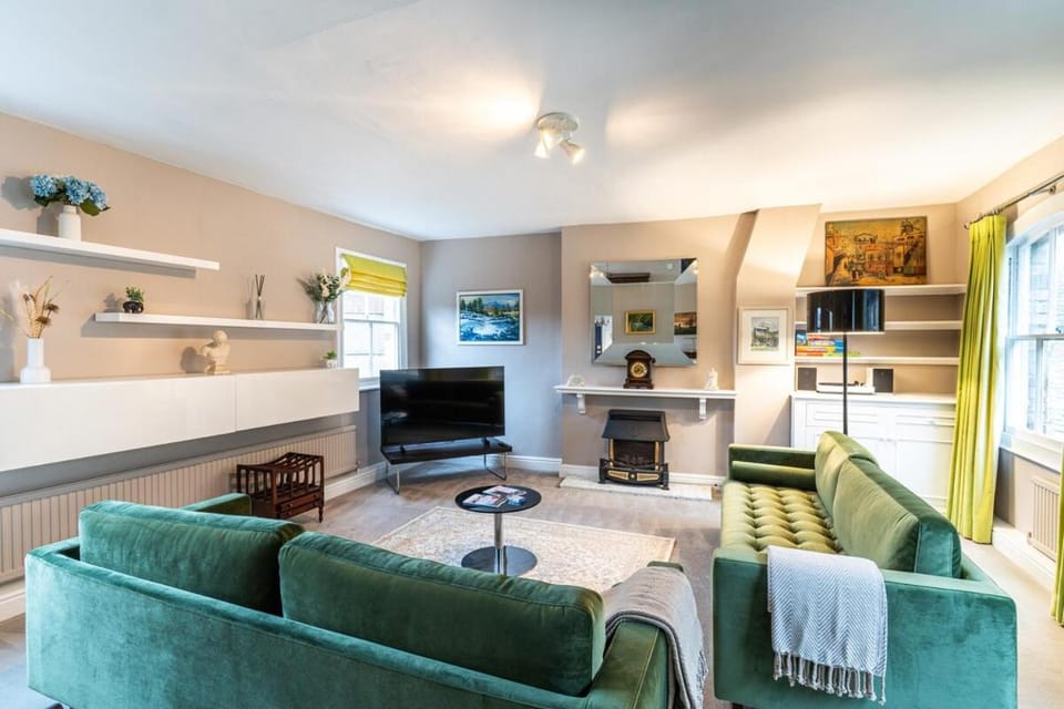 Central Stamford Apartment - Very Spacious Apartment in South Kesteven District