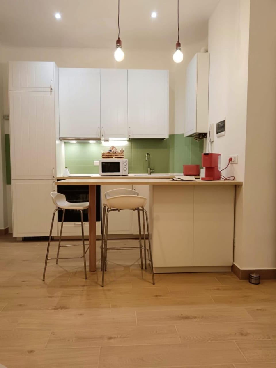 Day, Living room, Breakfast, Breakfast, Continental breakfast, Continental breakfast, Buffet breakfast, Buffet breakfast, Italian breakfast, Italian breakfast, English/Irish breakfast, English/Irish breakfast, American breakfast, dishwasher, flat iron, oven, toaster, toaster, toaster