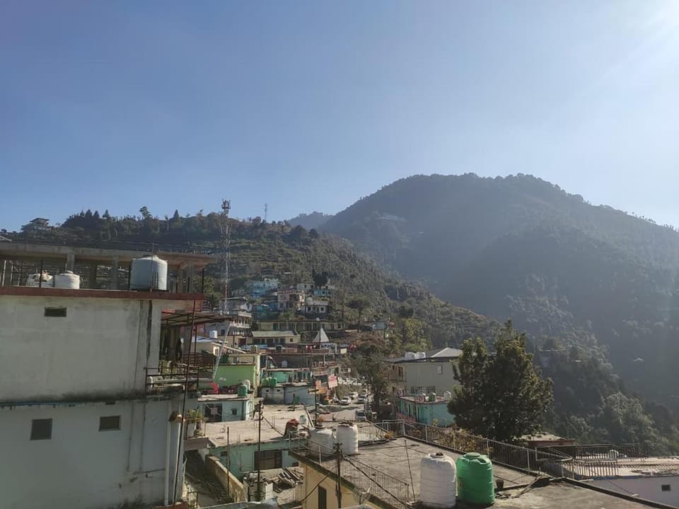 Polet Mountain Resort Hotel in Uttarakhand