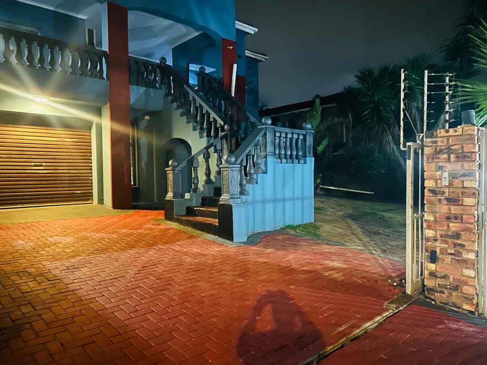 Vuyomat at Sea Guest House Bluewater Bay Bed and Breakfast in Port Elizabeth