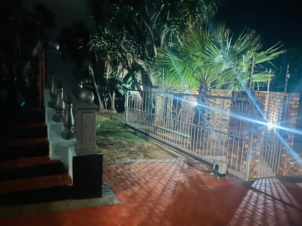 Vuyomat at Sea Guest House Bluewater Bay Bed and Breakfast in Port Elizabeth