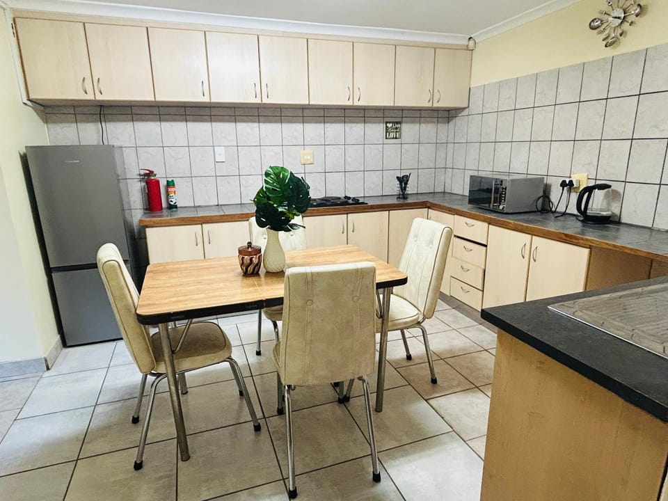 Vuyomat at Sea Guest House Bluewater Bay Bed and Breakfast in Port Elizabeth