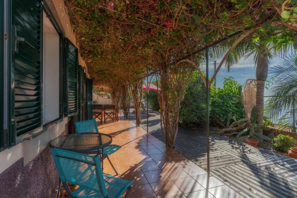 Property building, Patio, Day, Natural landscape, Garden, Garden view, Sea view