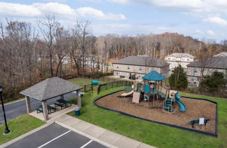 Inviting 2BR hideaway with contemporary touches Apartment in Clarksville
