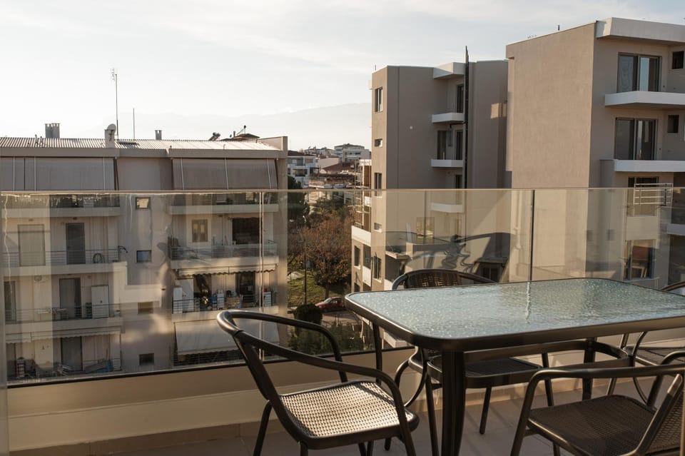 Balcony/Terrace, City view
