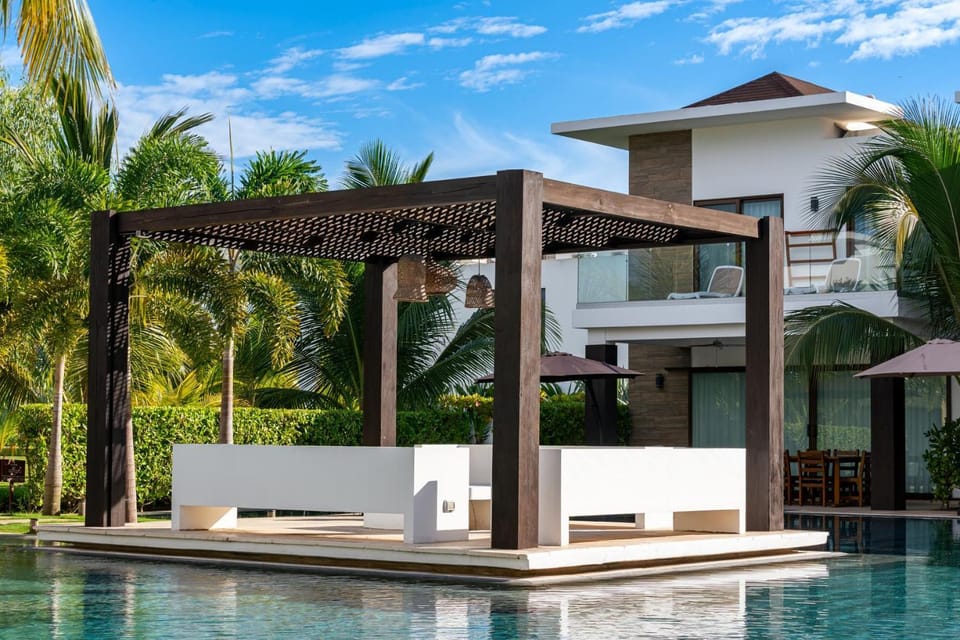 Exclusive villa with 2 bedrooms and shared pool Villa in Santa Rosa Department