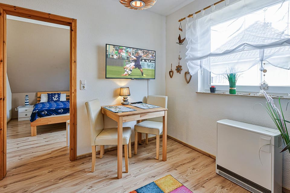 Fewo Rabe rechts Fewo Nr 2 Apartment in Zingst